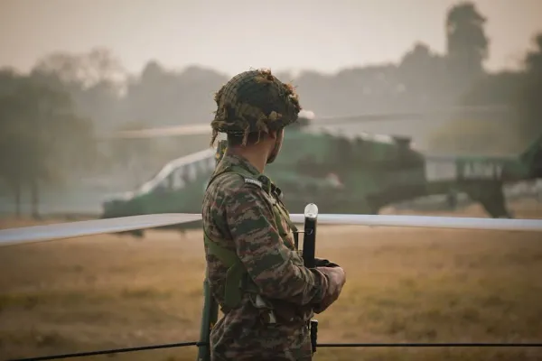 朝鲜半岛局势紧张：平壤试射新型弹道导弹